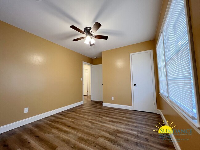 Building Photo - Stunning 3 Bedroom Home in Fort Walton Beach!s