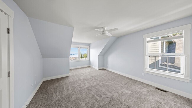 Building Photo - Incredible View Home - 5 Beds 2.5 Baths - Pet Friendly - NAS Whidbey - Island Hospital