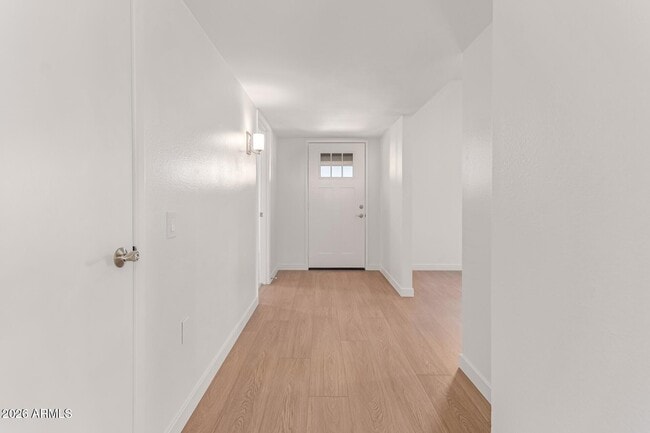 Building Photo - 16853 N Meadow Park Dr