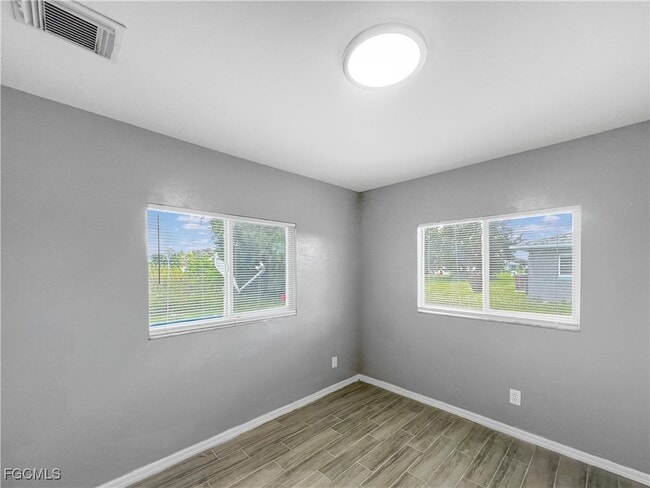 Building Photo - 123 Gordon Ave S