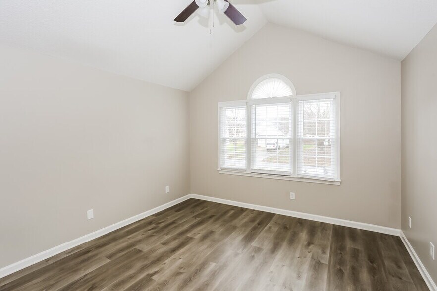 Building Photo - 4110 Woodbury Terrace NW