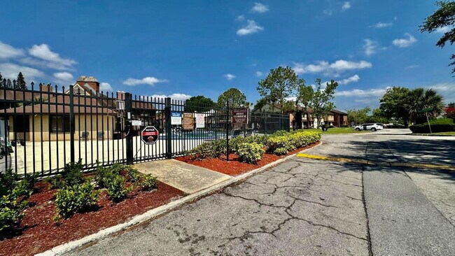 Building Photo - 2369 Tom Jones St