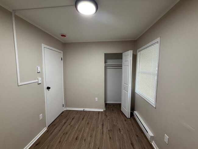 Building Photo - Renovated 3-Bedroom Home – We Welcome Sect...