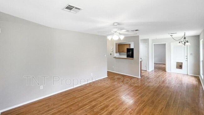 Building Photo - 1100 Cottage Grove Cir