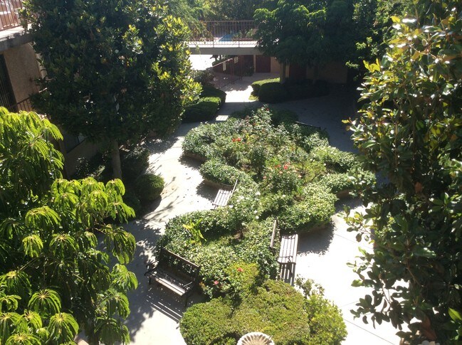 Building Photo - Independence Court Apartments