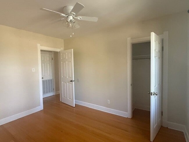 Building Photo - House For Lease