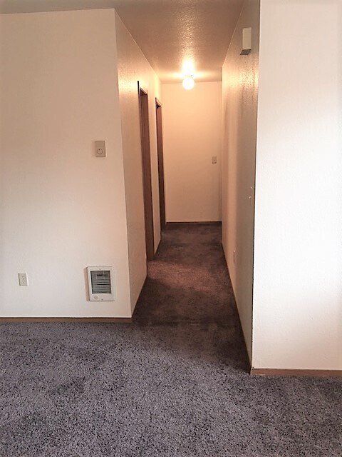 Building Photo - DUPLEX IN POST FALLS (APP#4)