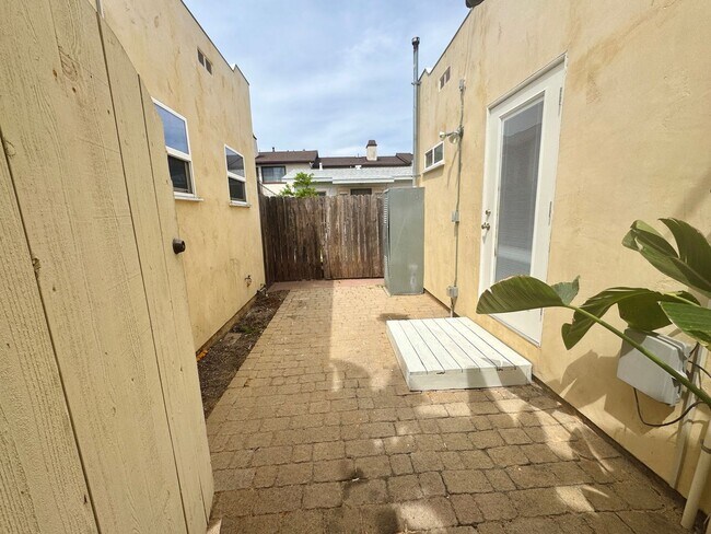 Building Photo - AVAILABLE NOW! CHARMING 1BD/1BA NORTH PARK BUNGALOW! ONLY $1,945/MO!