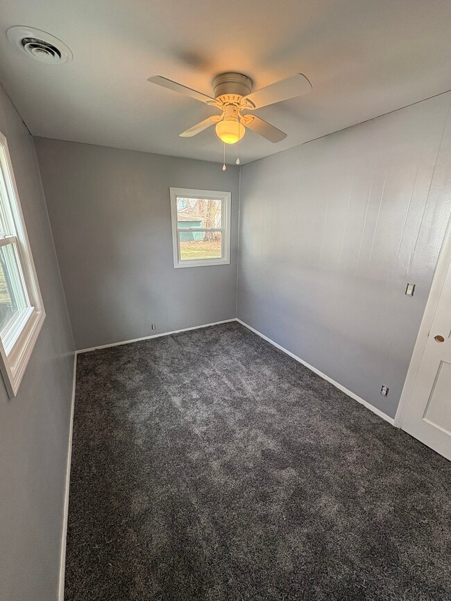 Building Photo - 313 E North St