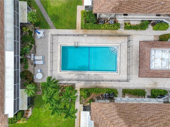 Building Photo - 330 Kon Tiki Dr