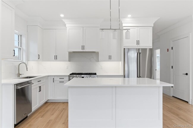 Building Photo - 42 Alice Ct