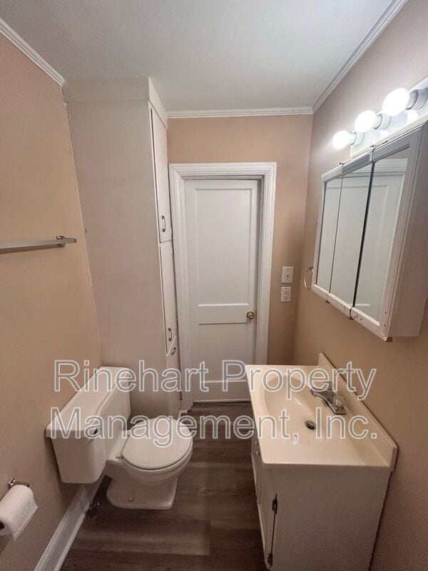 Building Photo - 1329 Eisenhower Rd