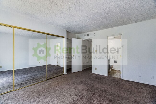Building Photo - 6041 Sequoia Rd NW