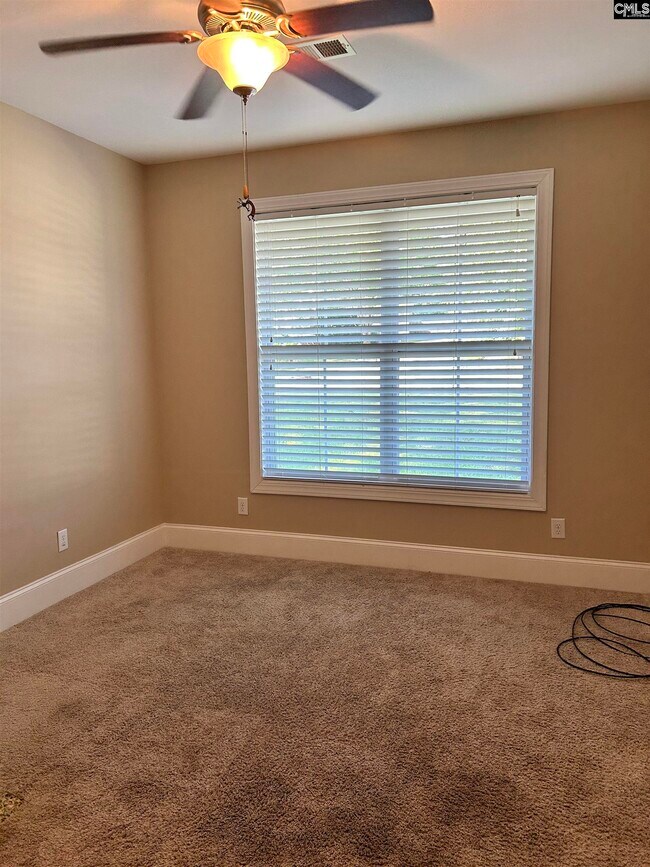 Building Photo - 105 High Bluff Ln