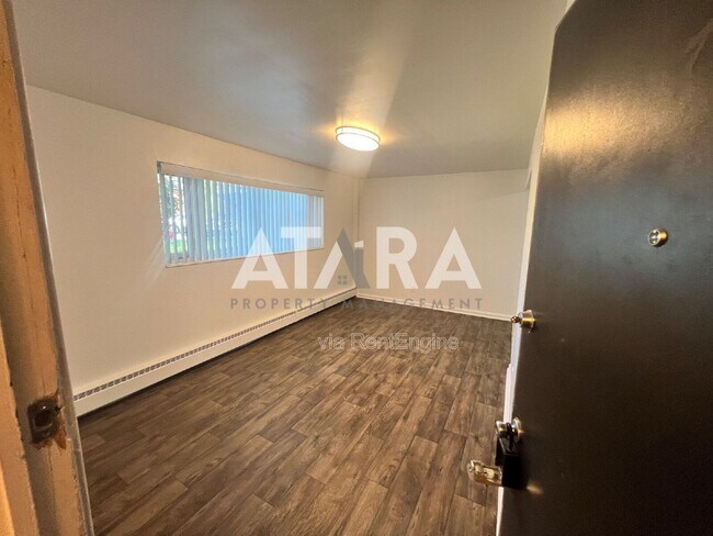 Building Photo - 177 W 300 N