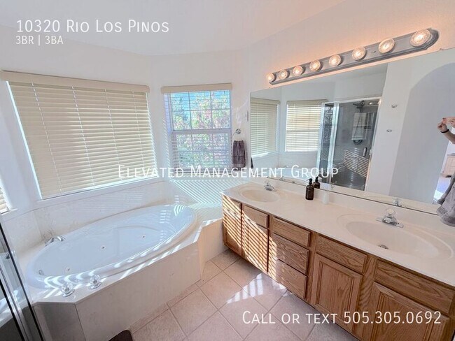 Building Photo - 10320 Rio Los Pinos Dr NW