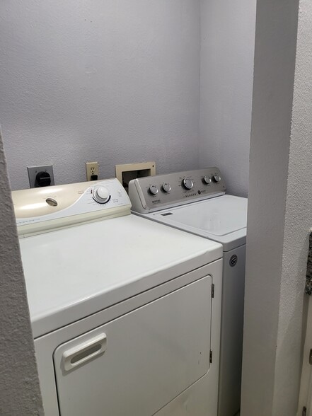 Building Photo - 312 Gastel Cir