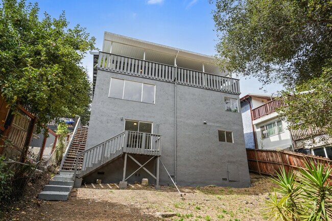 Building Photo - 3815 Delmont Ave