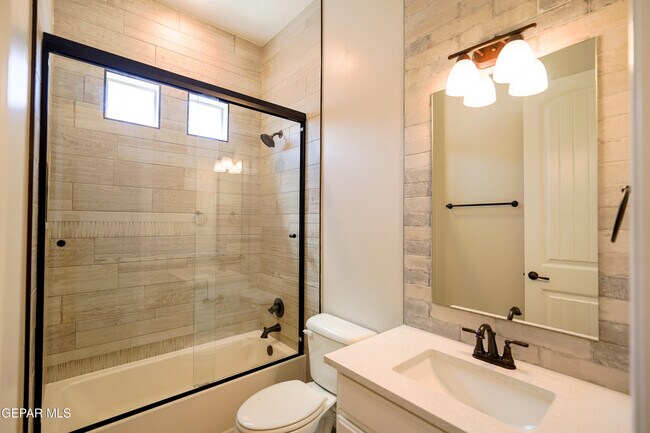 Building Photo - 13368 Emerald Glass Dr