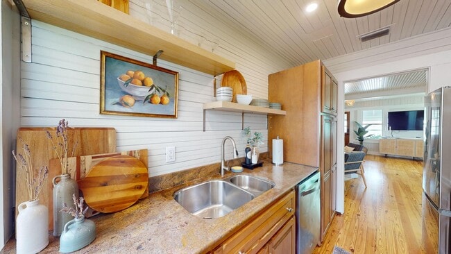 Building Photo - Presenting a meticulously renovated and fu...