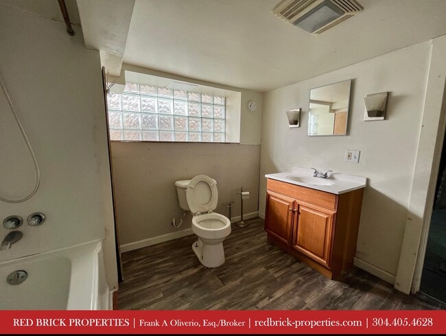 Building Photo - 912 Gaston Ave