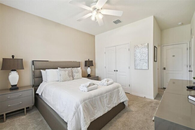 Building Photo - 7704 Oakmoss Loop