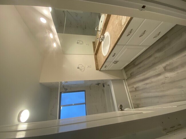 Building Photo - 9322 S 1300 W