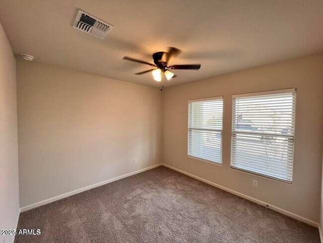 Building Photo - 2048 E Velvet Pl