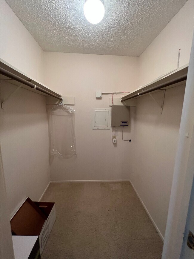 Building Photo - 7950 N Stadium Dr