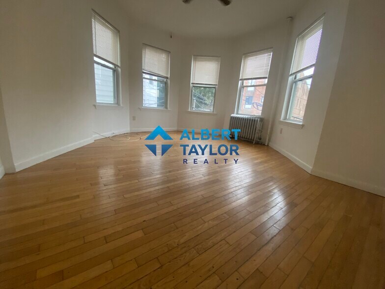 Building Photo - 10 Parker Hill Ave