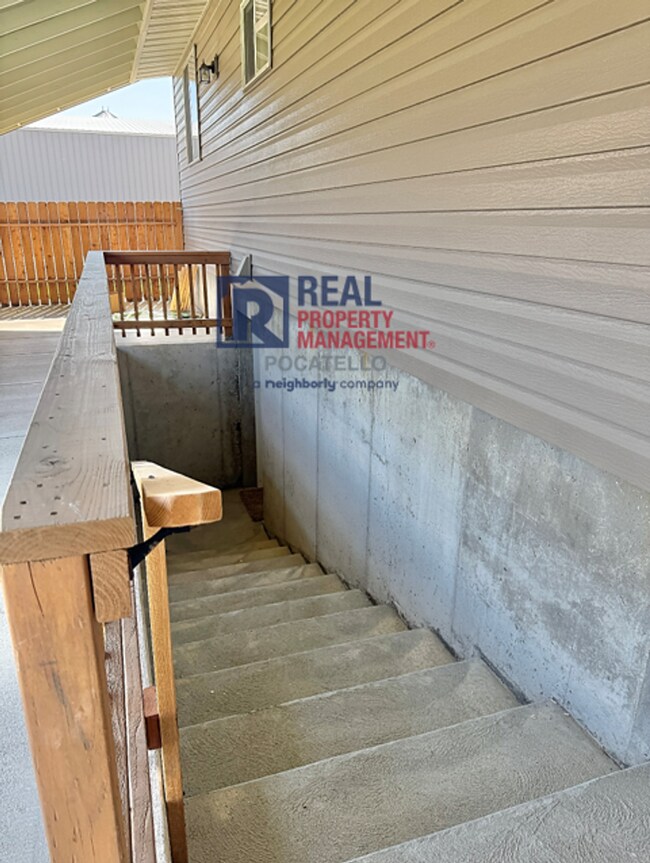 Building Photo - 13355 N Dekay Rd