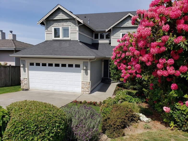 Front of Lakeridge home/Unit on lower level - 7146 S Sunnycrest Rd