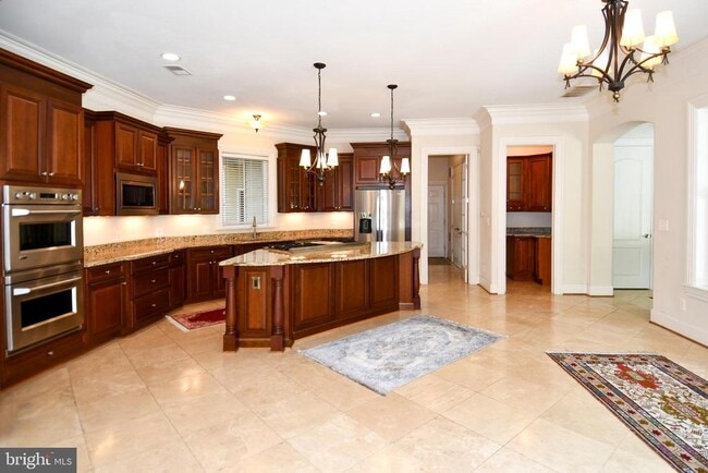 Building Photo - 7104 Old Dominion Dr