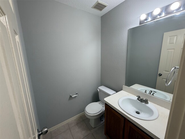 Building Photo - 4822 Russet Trail Ct