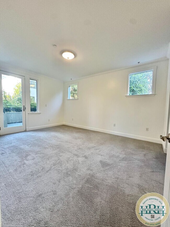 Building Photo - Charming 2 BR | 2.5 BA in Presidio Heights