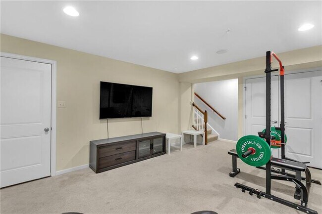 Building Photo - 356 Sunrise Dr