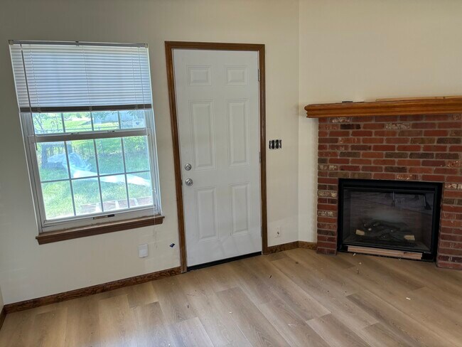 Building Photo - 1329 East 21st terrace