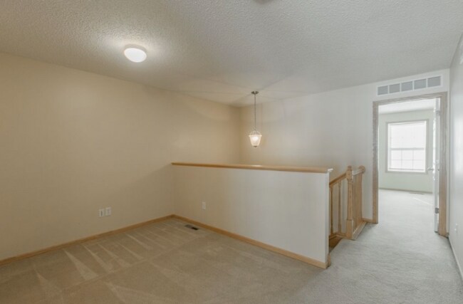 Building Photo - 1244 Chateau Ave