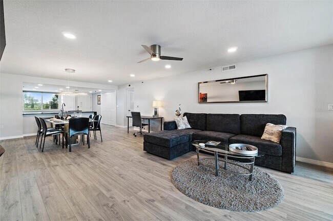 Building Photo - 19111 Vista Bay Dr