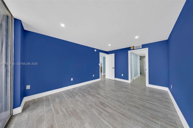 Building Photo - 1200 NE Miami Gardens Dr