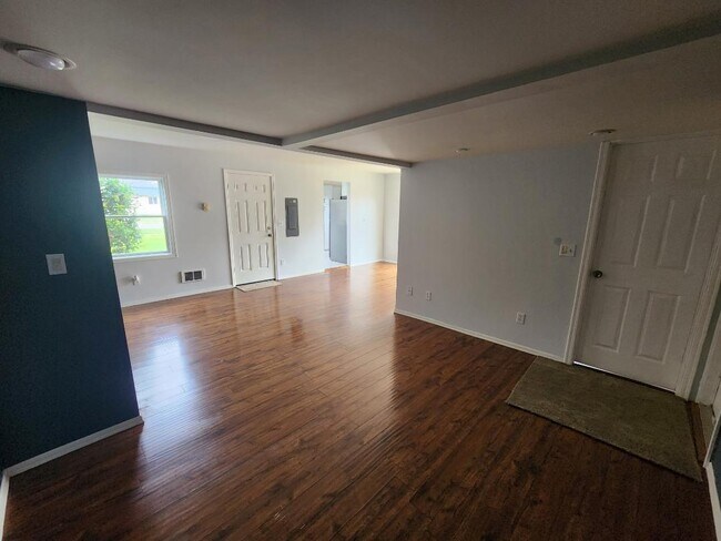 Building Photo - 114 W Emerson Ave