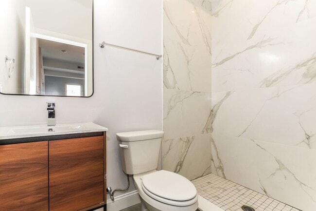 Building Photo - 953 Belmont Ave