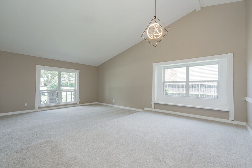 Building Photo - 3733 Magnolia Dr
