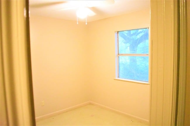 Building Photo - 2005 Railroad St