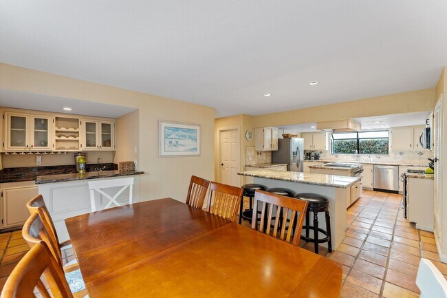 Building Photo - 4850A - Mandalay Shores/ Oxnard/ 5 bedroom...