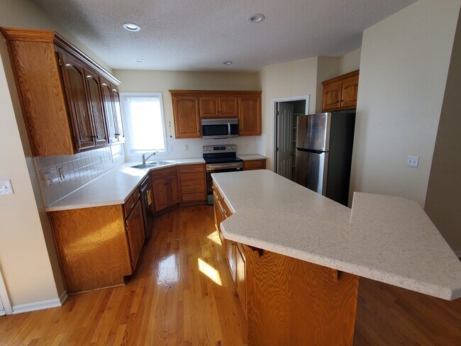 Building Photo - 14612 S Hallet St