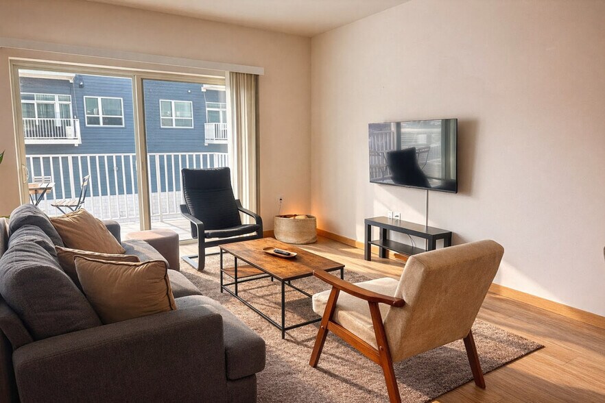 Building Photo - 1640 N Water St