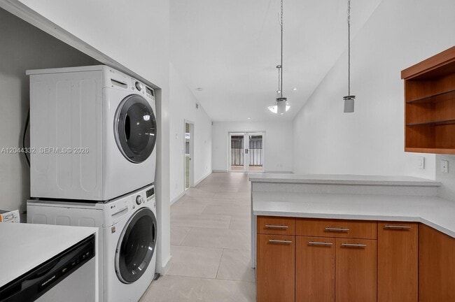 Building Photo - 2141 W 53rd St