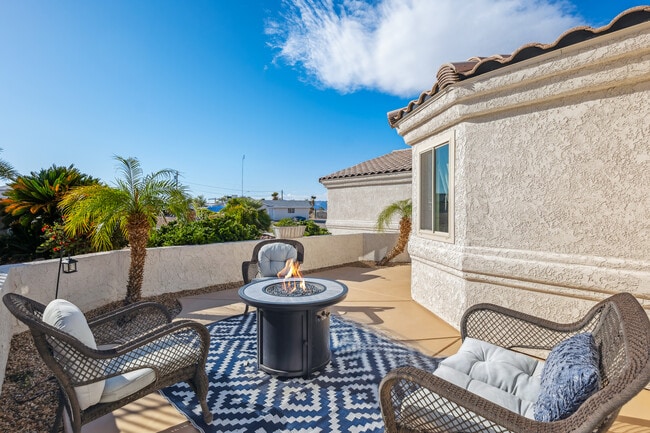 Building Photo - 3785 Cholla Dr