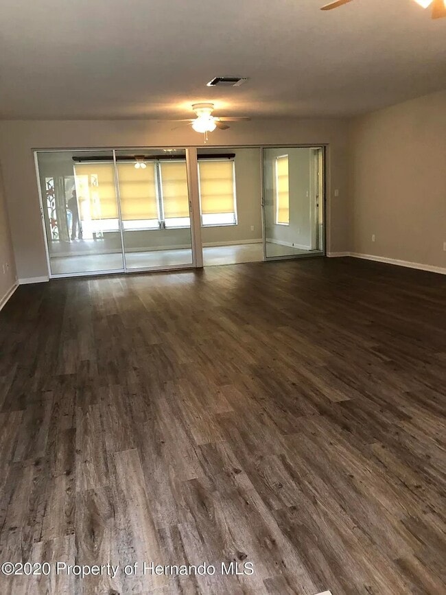 Building Photo - 7730 Pinehurst Dr